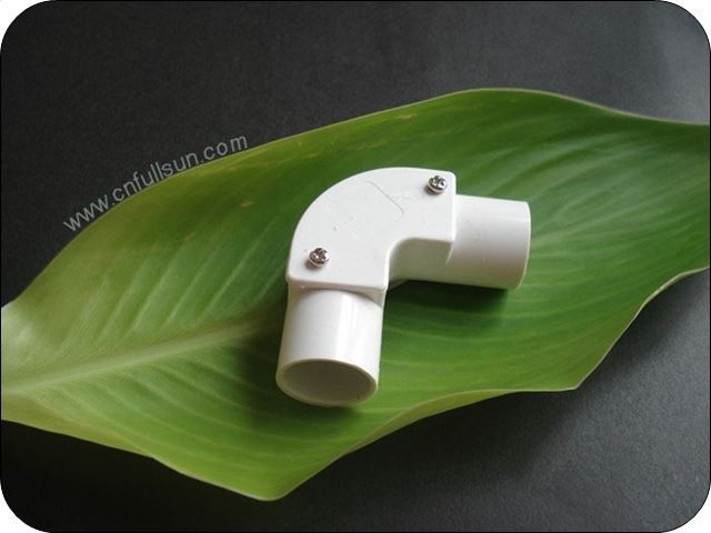 PVC Conduit -liittimet PVC-kanavan kulmaliekinkestävä